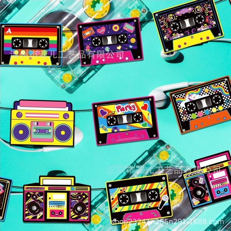 BA502 Retro téma – kazettás motívumú születésnapi lobogó, 4 zászlóval