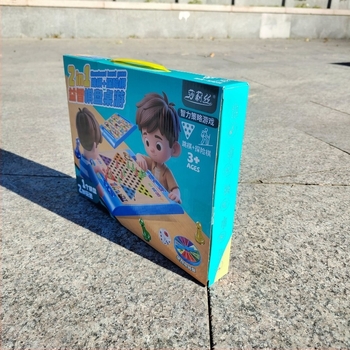 Két az egyben társasjáték: sakk és dáma, kalandos stratégiai puzzle gyerekeknek