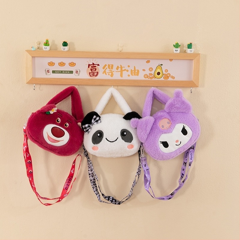 Plüss crossbody táska – claw machine ihletésű baba