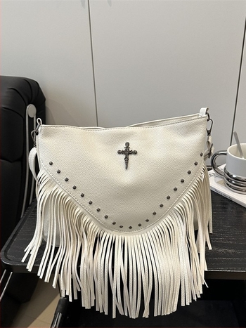 Őszi 2025 szegecses PU bőr crossbody női táska