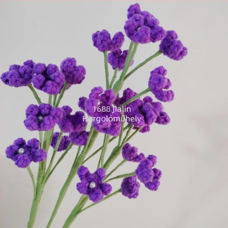 Gyapjúból horgolt művirágok Baby's Breath ágakkal — virágdísz esküvőkhöz és fotózáshoz