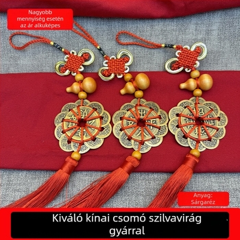 Sárgaréz kínai csomó medál, szilva virág motívummal és fa tök motívummal, kézműves