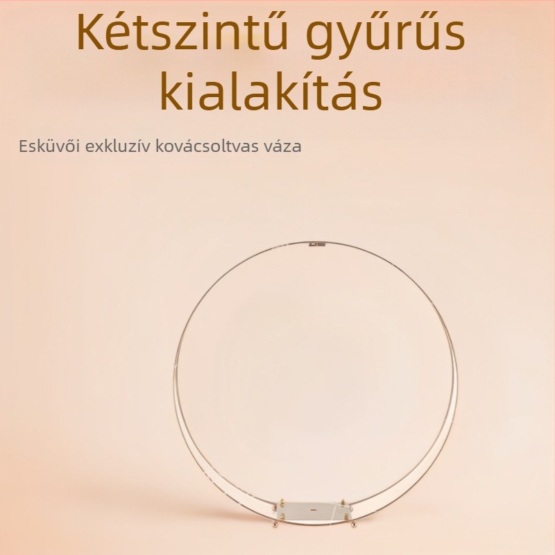 Kovácsoltvasból készült kör alakú esküvői ív balonokkal, színpadi háttérrel, girlandákkal és dekoratív díszekkel, kétszintes virágtartó