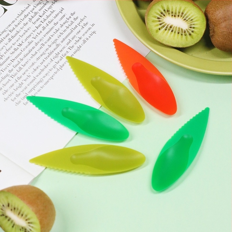 Kiwi-kanál nyitó és gyümölcspucoló, vastított műanyag, egyedi csomagolás
