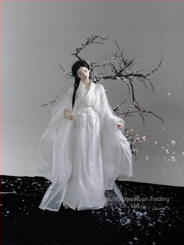 Hanfu elegáns hosszú köntös hímzett, széles ujjak, kettős gallér, jacquard motívum szilvavirág