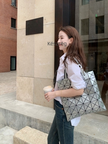 Geometriai steppelt tote táska, hat rekesz, macaron színekben