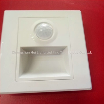 Beépített folyosó LED lámpa, 86×86 mm sarok lépcsőfény, infravörös szenzorral, 1W