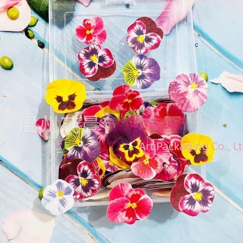 Waferpapír pillangó és viola motívumos tortadíszítés, 320 darab, cupcake és fagylalt dekoráció