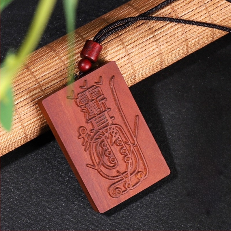 Taoista talizmán medál, védő amulett villám motívummal, fából készült, hordozható