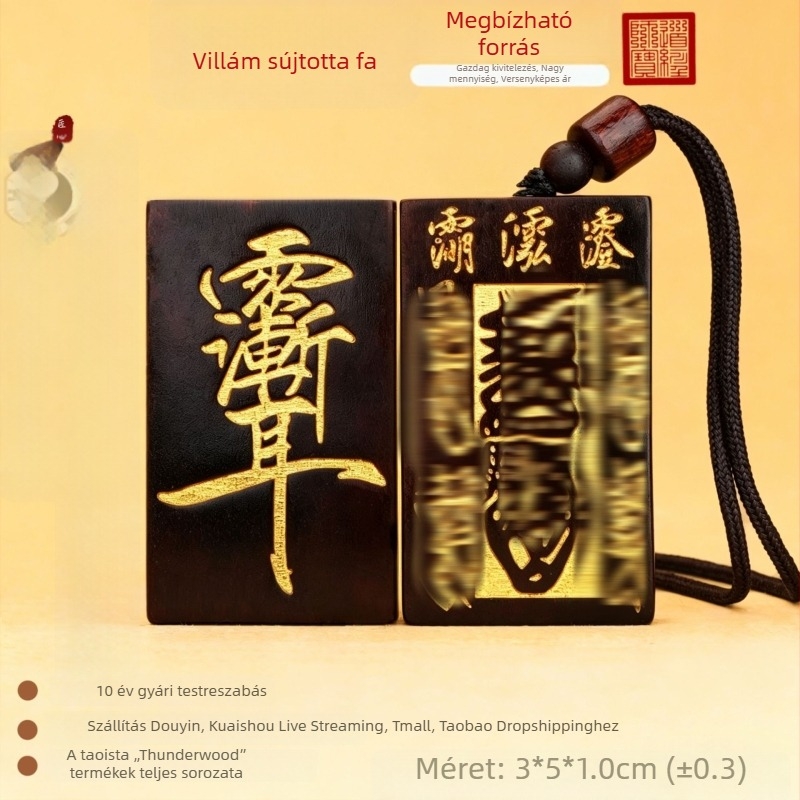 Villámcsapott jujubefa medál aranyozott szélekkel, hat–hét csillagos motívum és az Öt Út Szerencse Istene talizmánya