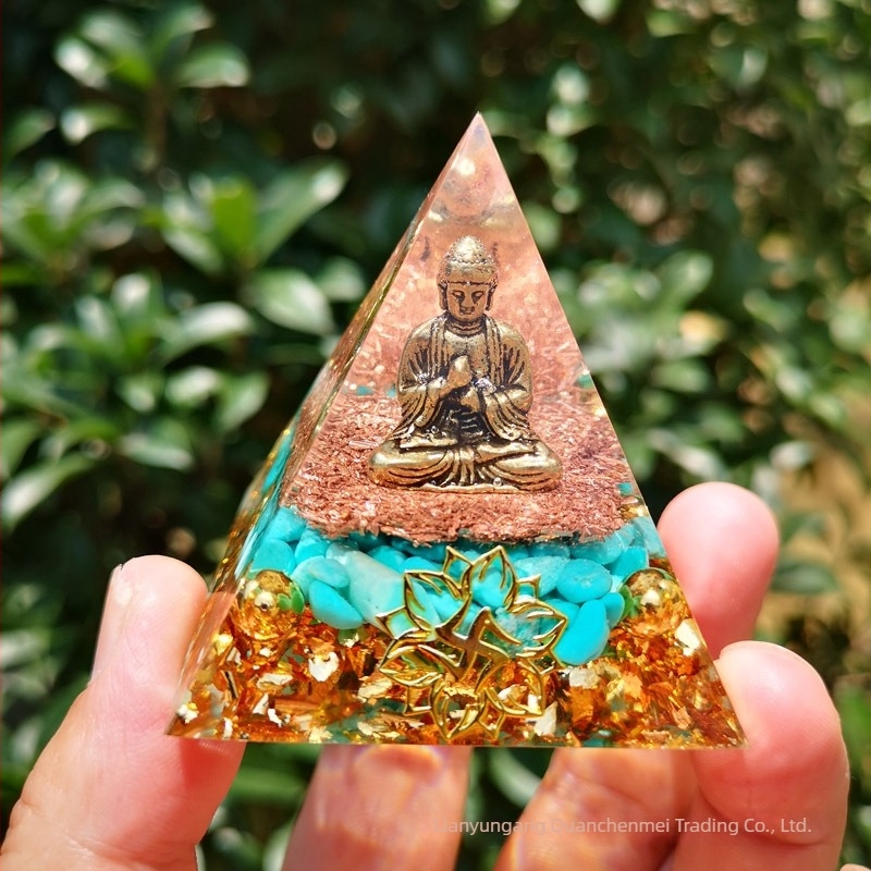 Piramisz alakú kristálygyanta Buddha szobor – Zen stílus