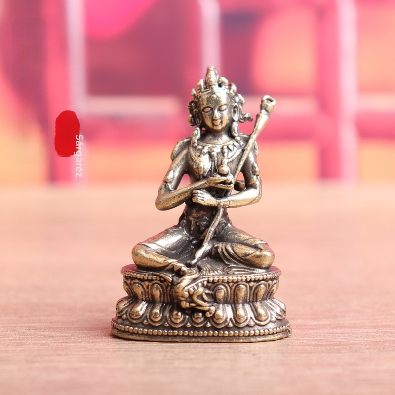 Tiszta sárgaréz Buddha szobor, rézszobor dekoráció otthonra, nappaliba és buddhista csarnokra