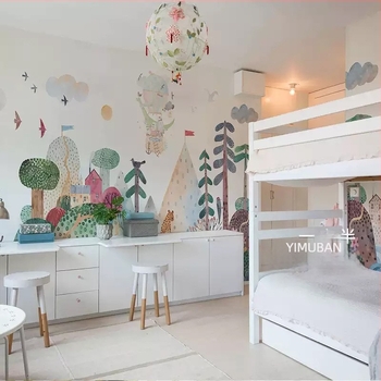 Skandináv gyerekszoba tapéta: akvarell mesebeli város mural fiúknak és lányoknak