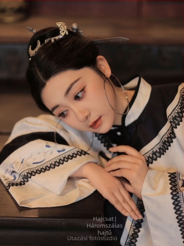 Fuzsou szellemi kulturális örökség Hanfu női ruha Ming-stílusú nyomtatással, Qing-Han inspirált, helyreállított kosztüm női használatra