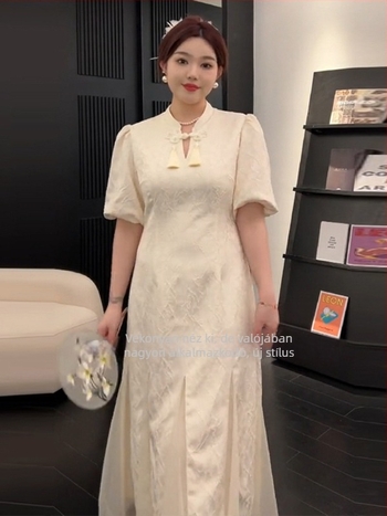 Plusz méretű kínai stílusú nyári ruha hálós betétekkel, karcsúsító retro Cheongsam-hatást idéző, A-vonalú fazon