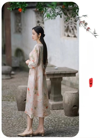 Női Cheongsam-stílusú ruha, 2024 nyári modell, laza szabás, midi hossz, rövid ujjú, nyomtatott minta