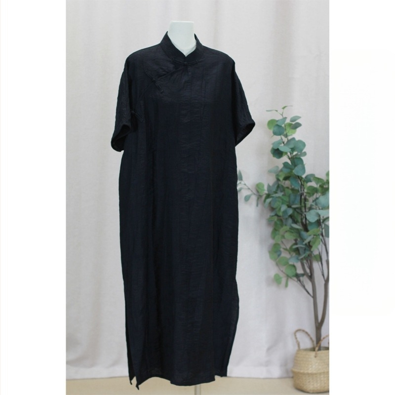 Kínai stílusú qipao laza szabású ruha magas nyakkal, ferde gombos plakkal, rövid ujjú, virágos jacquard Tencel anyagból
