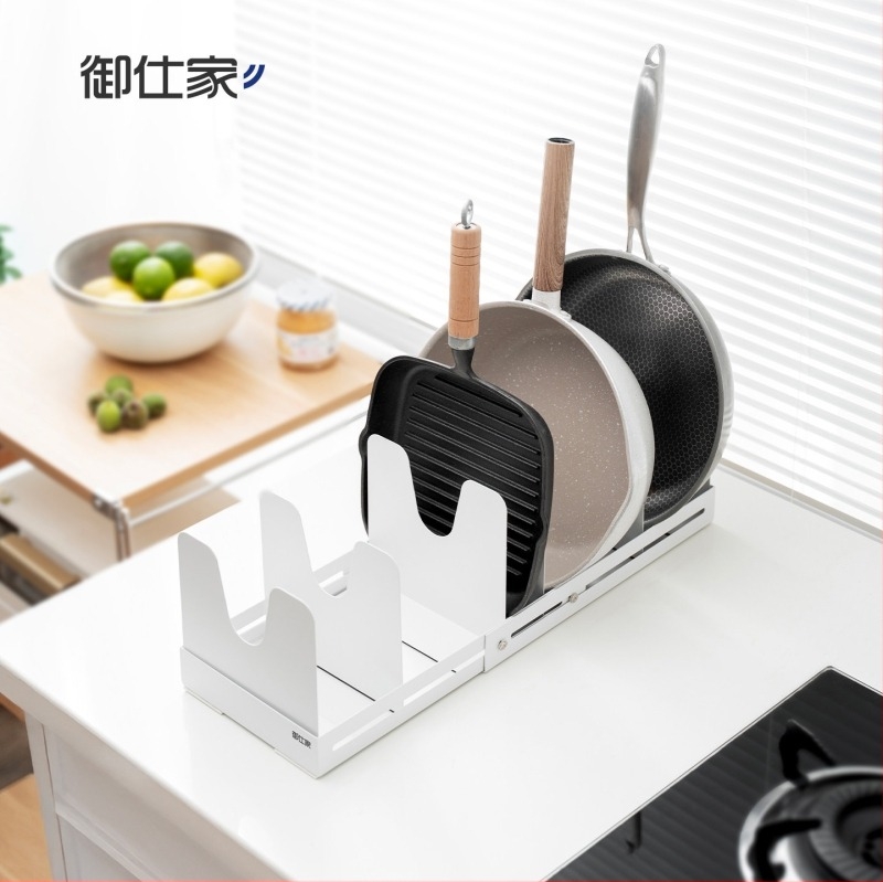 Japán-stílusú minimalist edény-tároló állvány konyhai szekrényekhez, kihúzható, többszintű polcokkal
