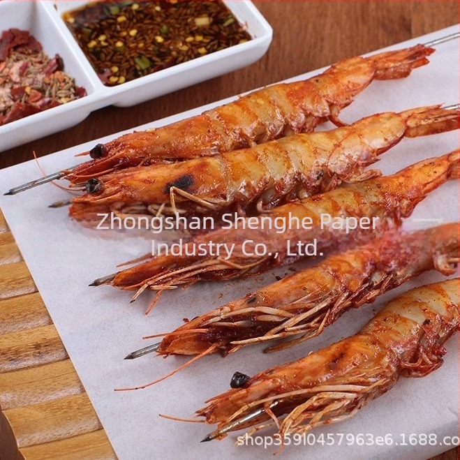 40 g/m² kettős oldalú szilikon-olajos bevonatú, tapadásmentes sütőpapír barbecue-hoz és háztartási sütőhöz, négyzet alakú