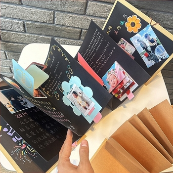 Eredeti akordeon DIY fotóalbum ragasztóoldalakkal — kézzel készített ajándék pároknak és barátoknak