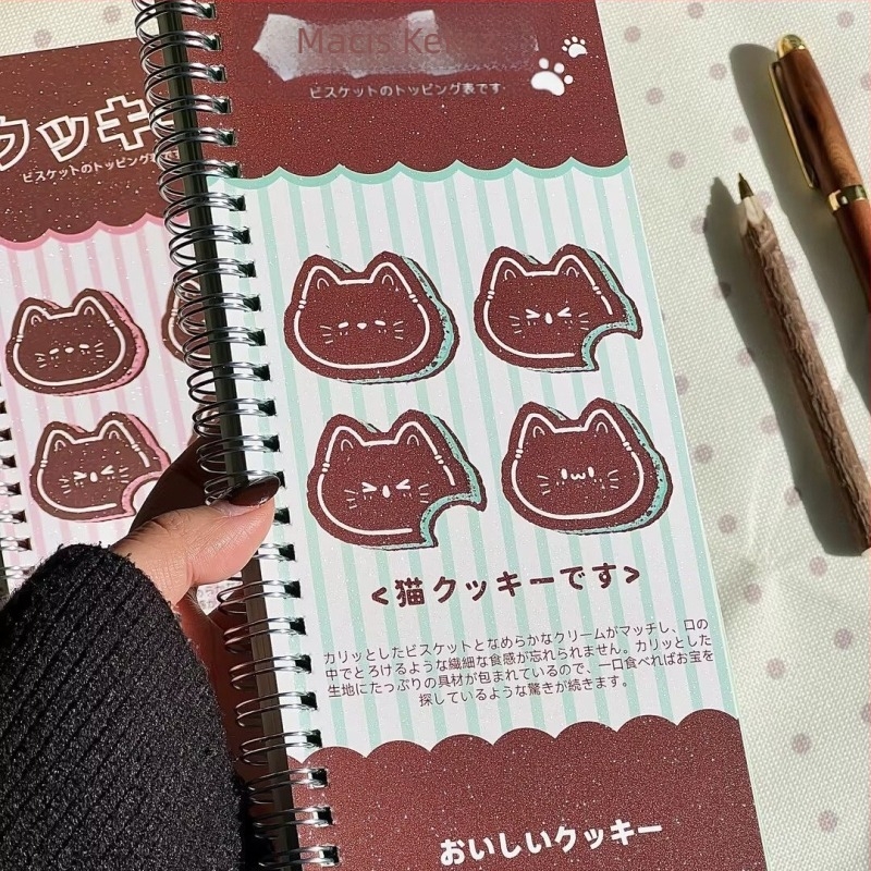 A6 spirálfüzet Strawberry Cookie Kitty témával — hordozható napló DIY jegyzetekhez, vonalas színes oldalakkal