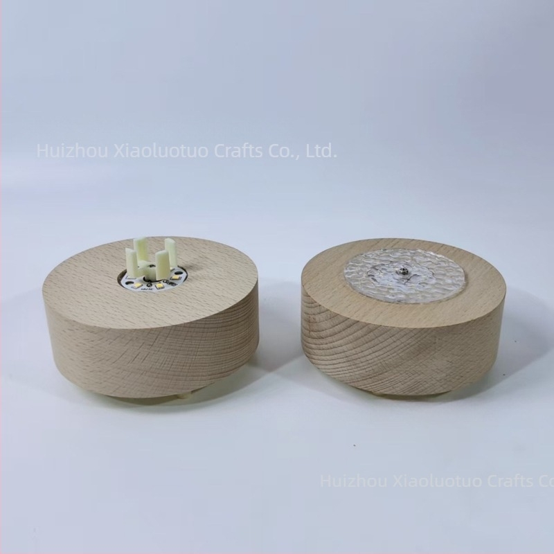 LED Bluetooth éjjeli fény forgó tömörfa kivitelben, TF-kártyás zenei doboz, 5V újratölthető