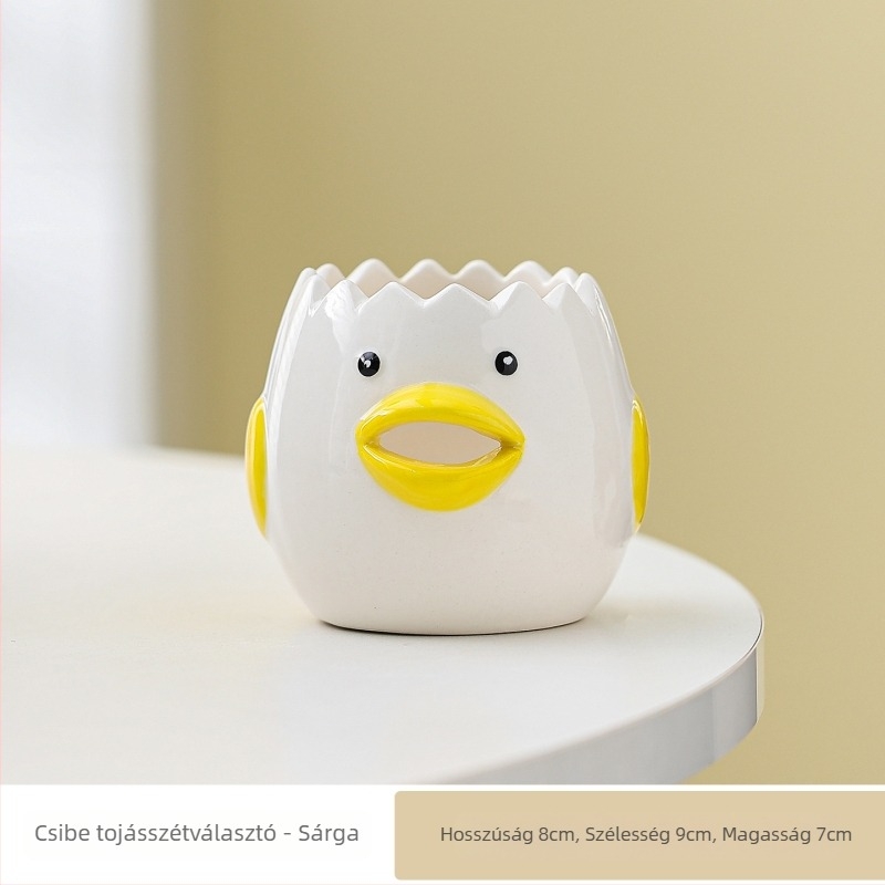 Porcelán tojáselválasztó, csirke formájú kivitelben, a fehérje és a sárgája szétválasztására