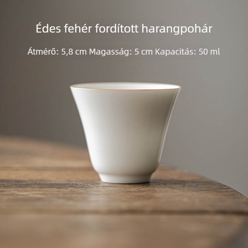 Porcelán teáscsésze celadon színű, kiemelt élű, Gongfu stílusú, kis méretű teáscsésze