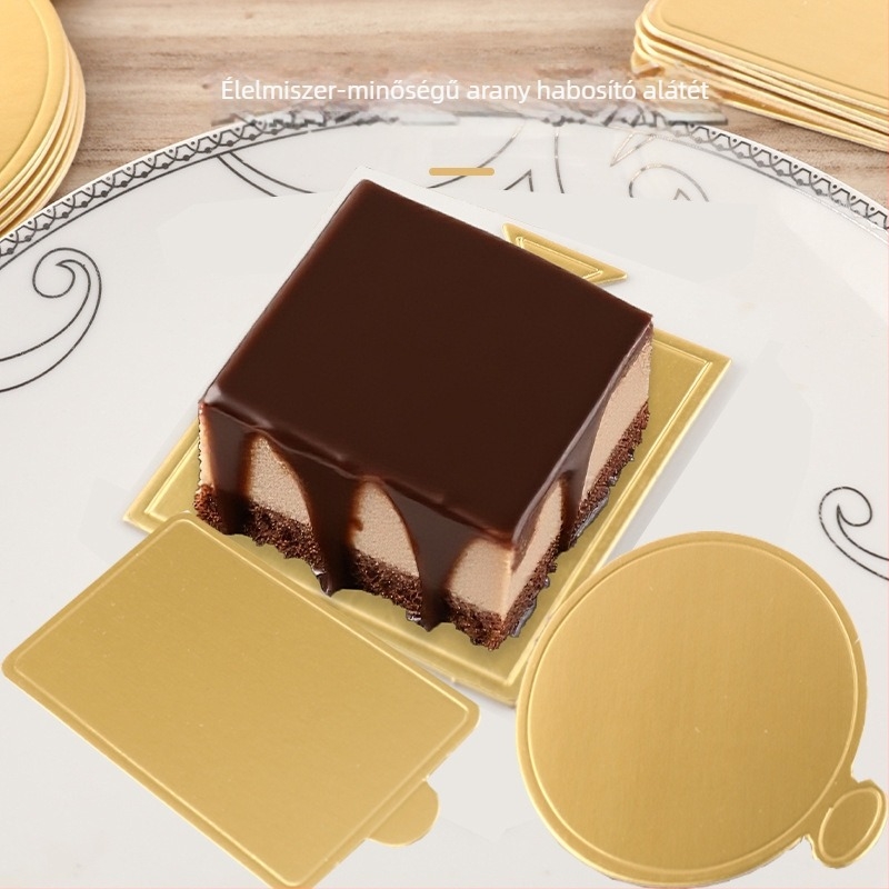 Arany színű négyzet alakú tortatál – újrahasználható kerek tortaalap mousse desszertekhez