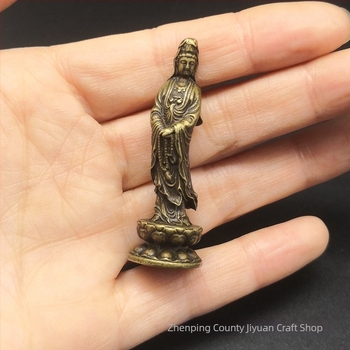 Sárgaréz Guanyin Buddha mini szobor kulcstartóval