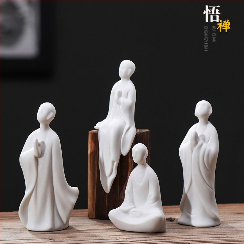 Zen fehér porcelán: kis szerzetes figura teaceremóniához, Buddha bonsaj az akváriumba, otthoni dekoráció