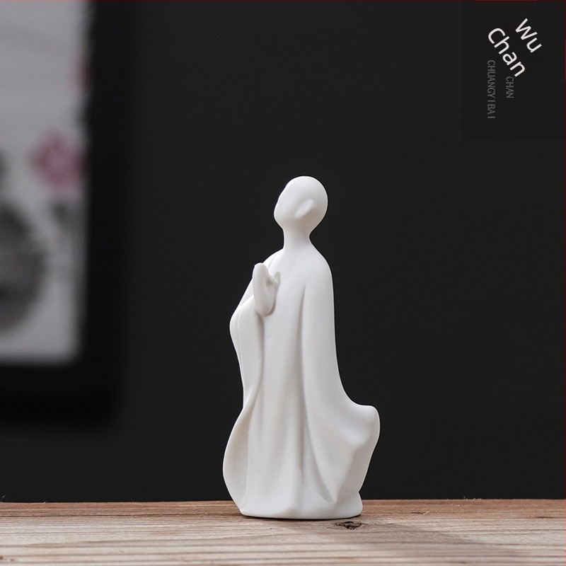 Zen fehér porcelán: kis szerzetes figura teaceremóniához, Buddha bonsaj az akváriumba, otthoni dekoráció
