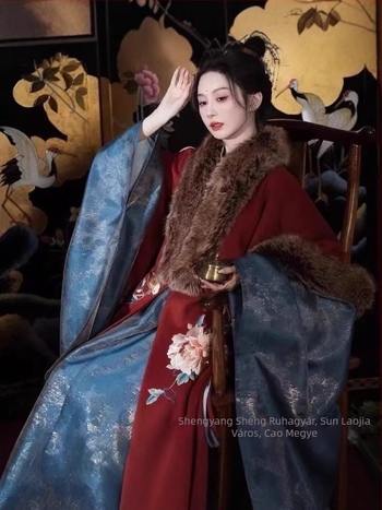 Ming-stílusú Hanfu női szőrmekabát fleece béléses, hímzett álló gallér, aszimmetrikus záródás, hosszú köntös, állatmintás, őszi–téli készlet