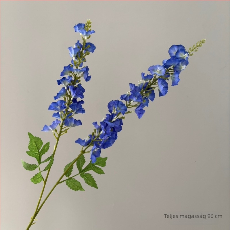 Delphinium és Jácint – selyemvirágok menyasszonyi háttérhez, magas virágkompozíció