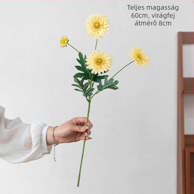 Hosszú szárú művirágokból álló krizantéma-csokor otthoni dekorációhoz