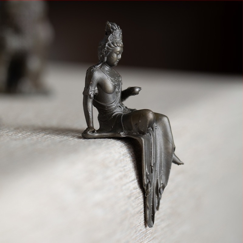 Zen ihletésű Guanyin ón figurka teázóasztalhoz és bejárati dekorációnak