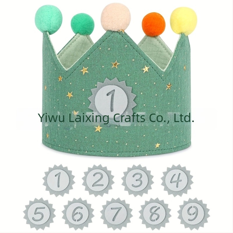 Filcből készült korona a baba első születésnapjára, modern stílusú dekoráció