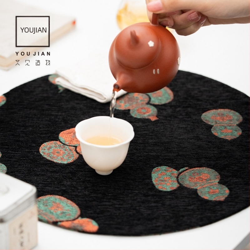 Kínai Zen-stílusú teafőasztal-alátét elegáns brokát mintával, eredeti kivitelezés