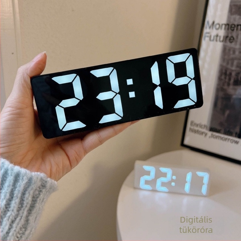 Fényes tükrös asztali óra LED-digital kijelzővel és elektronikus ébresztővel