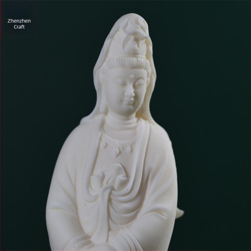 Guanyin Bodhisattva szobra lótusz trónon, kezében rózsafüzér