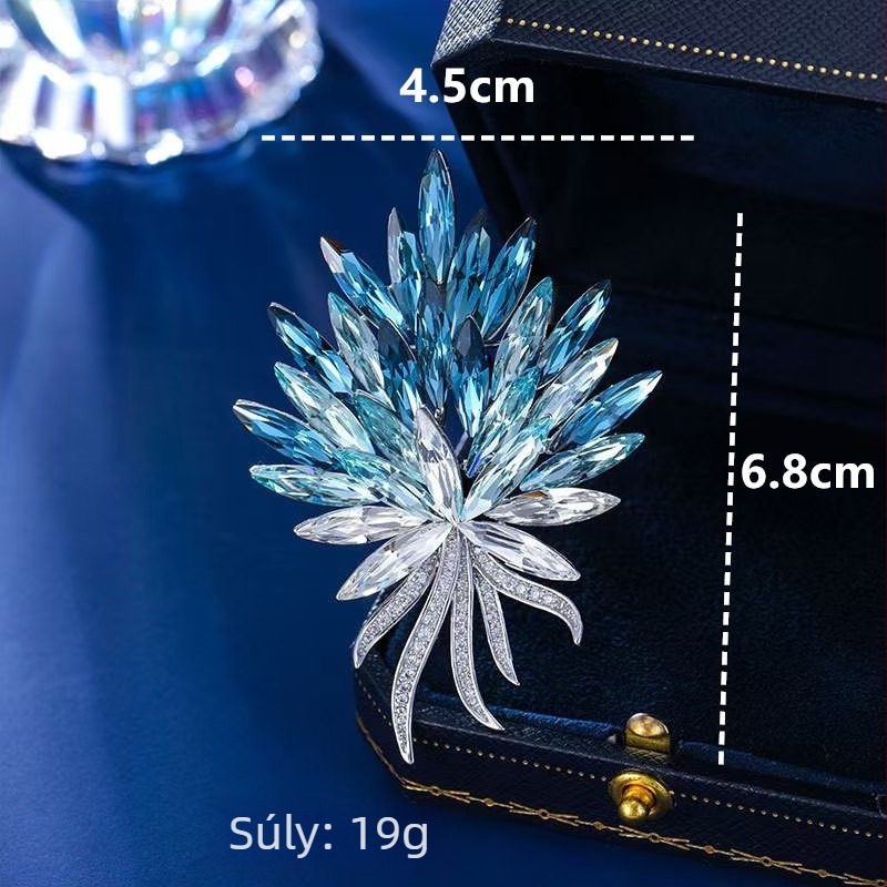 Francia stílusú kristályos kitűző búzaszem motívummal, elegáns kék ruhadísz