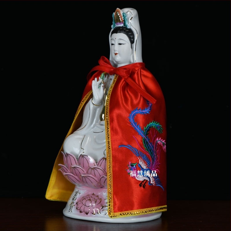 Guanyin és Bodhisattva hímzett kendő, motívumok: kettős sárkány, fénix és lótusz