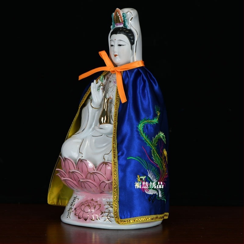 Guanyin és Bodhisattva hímzett kendő, motívumok: kettős sárkány, fénix és lótusz