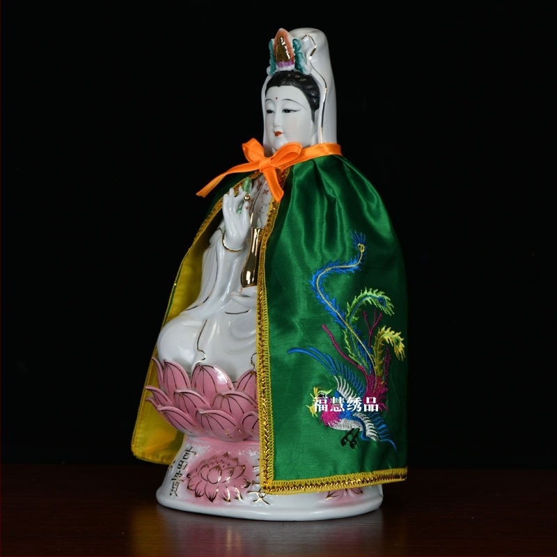 Guanyin és Bodhisattva hímzett kendő, motívumok: kettős sárkány, fénix és lótusz