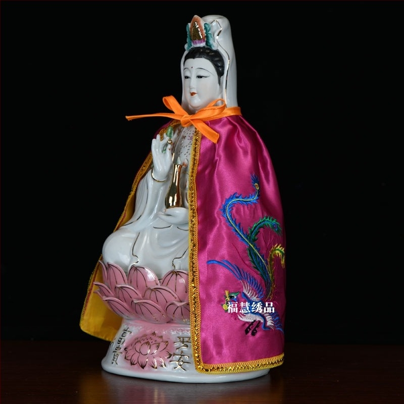 Guanyin és Bodhisattva hímzett kendő, motívumok: kettős sárkány, fénix és lótusz