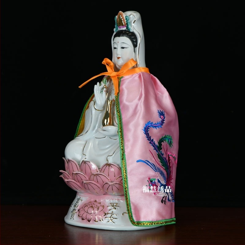 Guanyin és Bodhisattva hímzett kendő, motívumok: kettős sárkány, fénix és lótusz