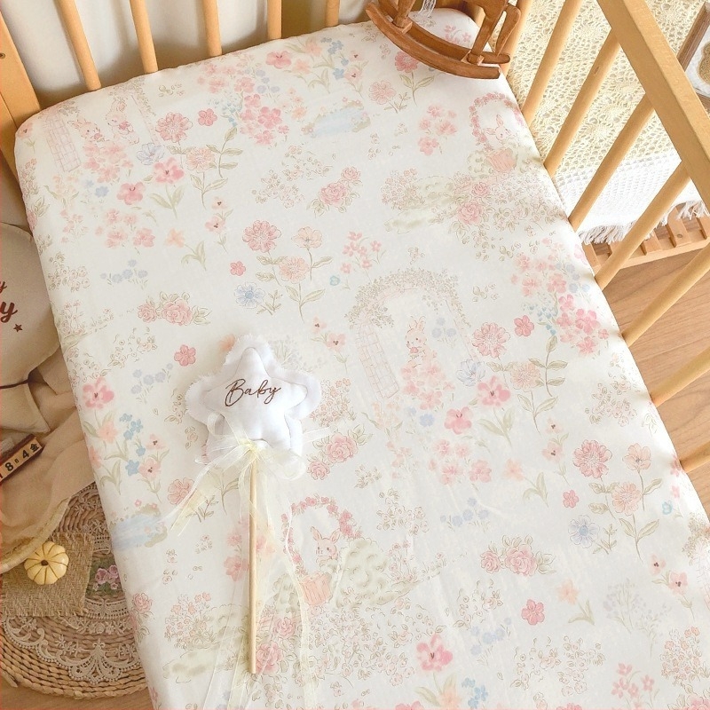 Újszülött baba: 100% pamut, A-osztályú gumis lepedő, géz anyagú matracvédő, négy évszakos gyerek ágyneműkészlet patchwork huzattal és lepedővel