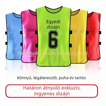 Gyermekek számára készült futball-edzés készlet logóval nyomtatott mellénnyel и csapatruhával