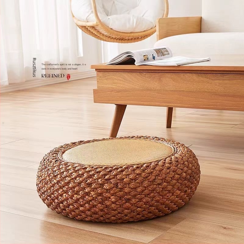 Rattan szövésű futon párna tatami-stílusú nappaliba, meditációs matrac és teaházhoz illő ablakos sarok