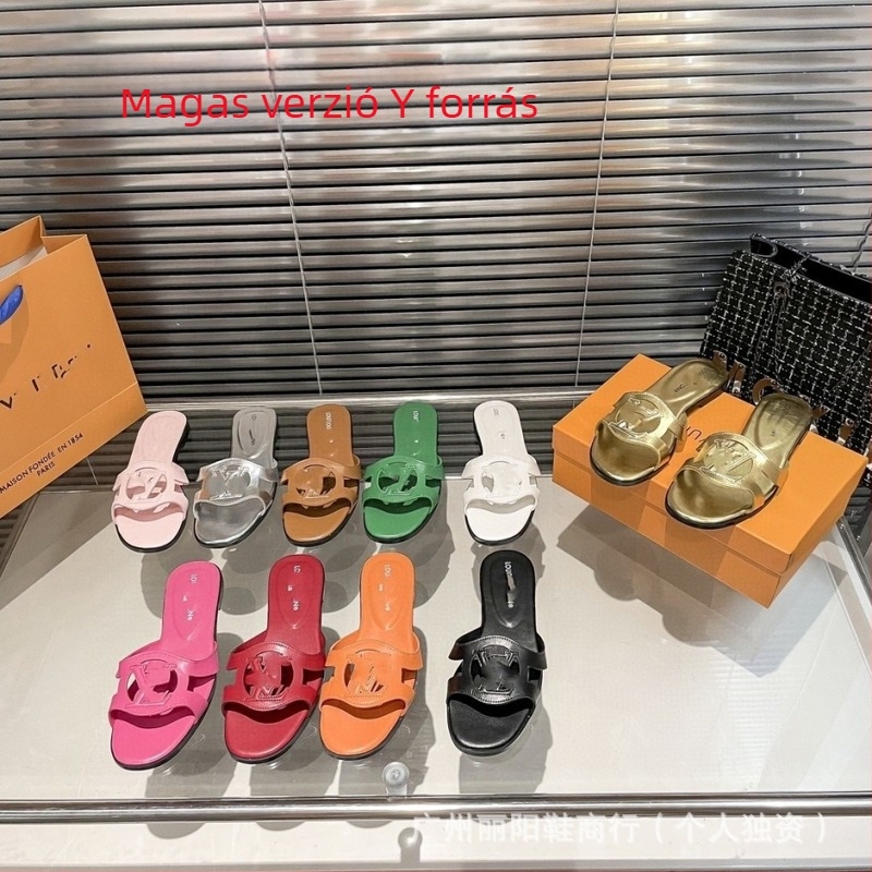 Női lapos talpú slip-on szandál, kivágott betűk dizájnban cukorkaszínekben